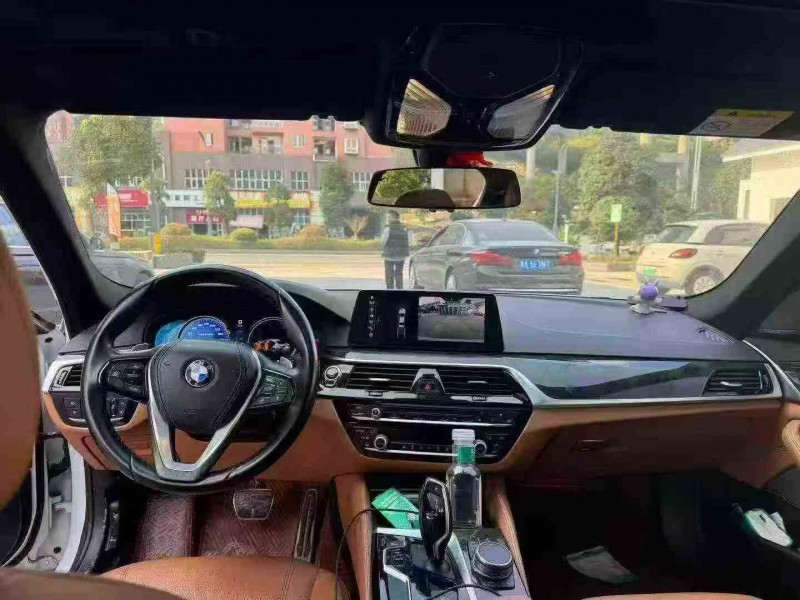 重庆18年宝马5系5