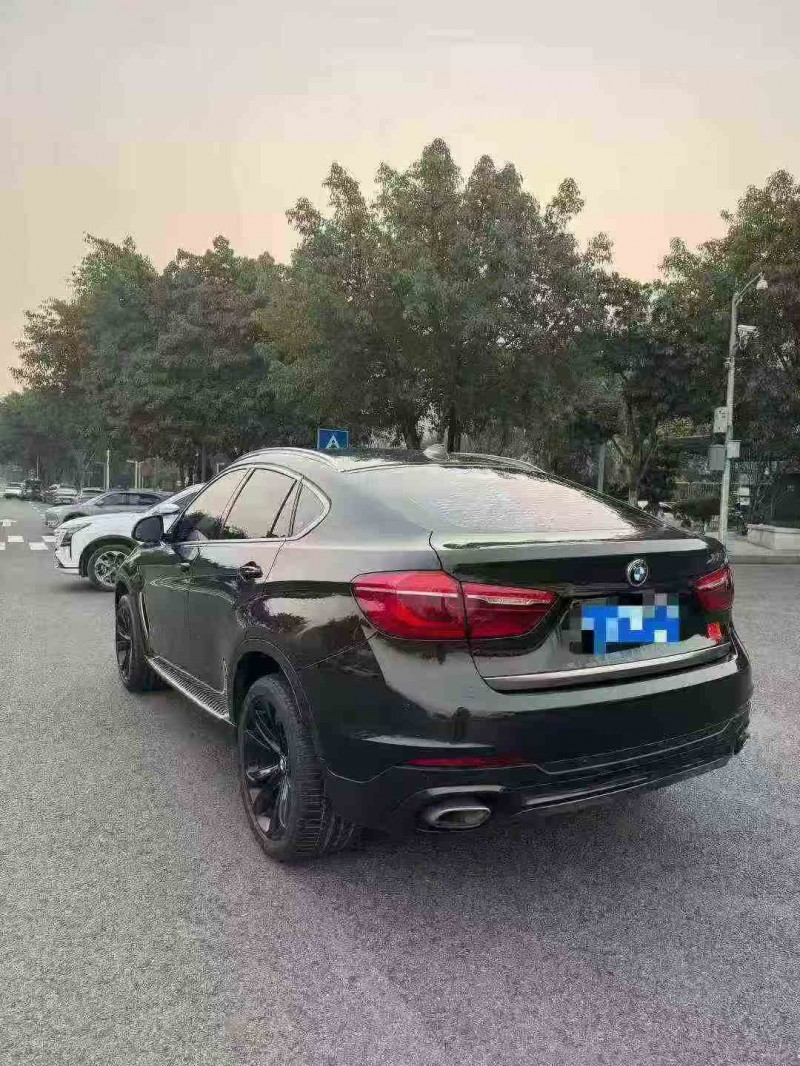 重庆18年宝马X67