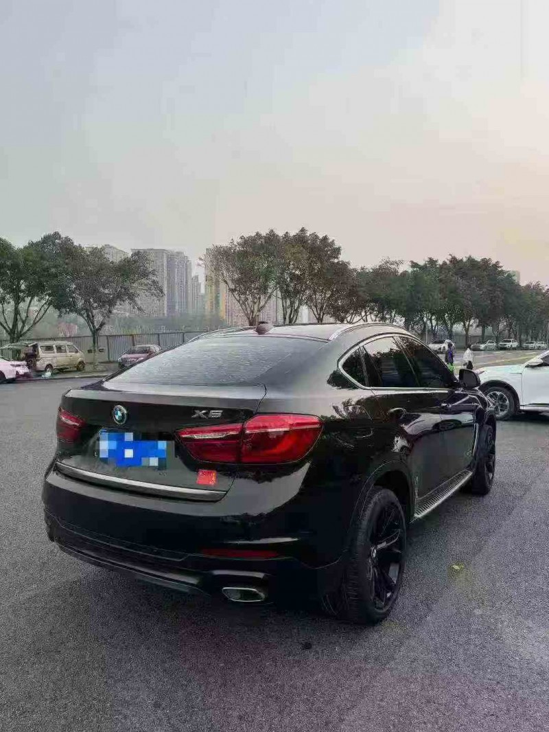 重庆18年宝马X68