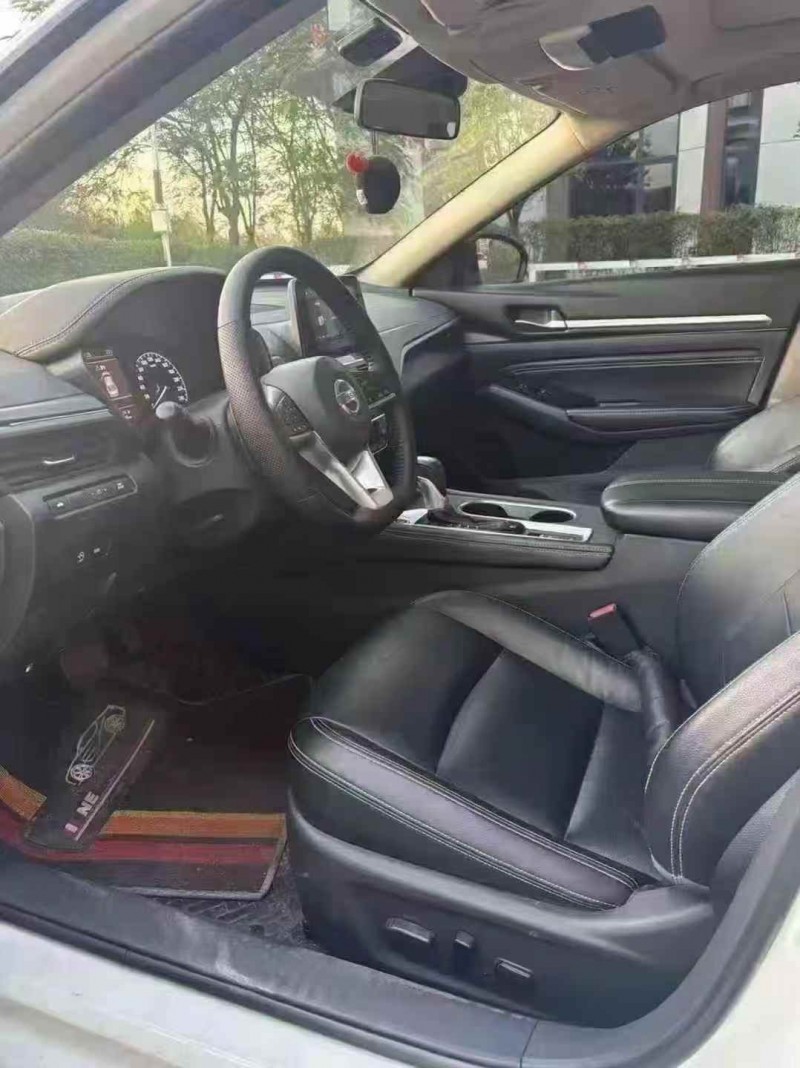 广州21年日产天籁8