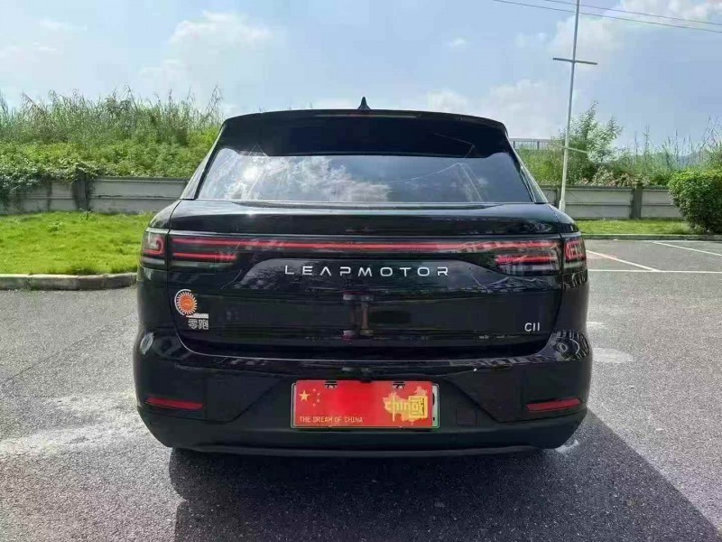 广州23年零跑汽车C114