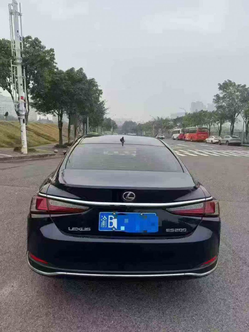 重庆23年雷克萨斯ES9