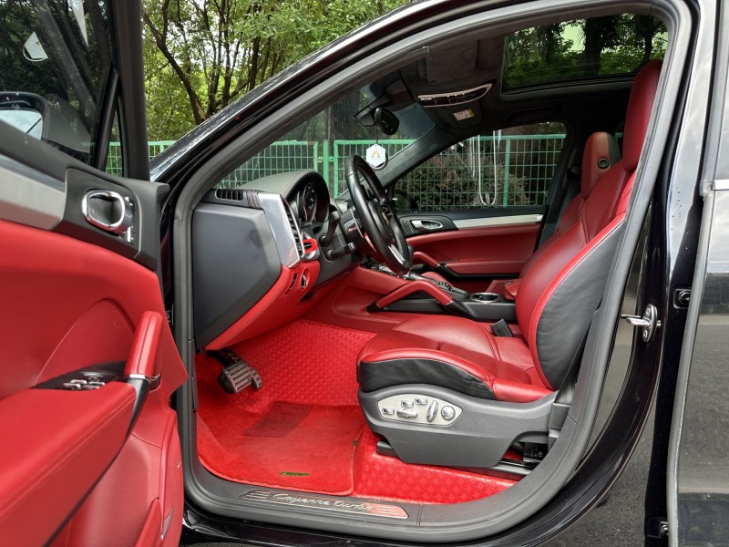 东莞15年保时捷卡宴6