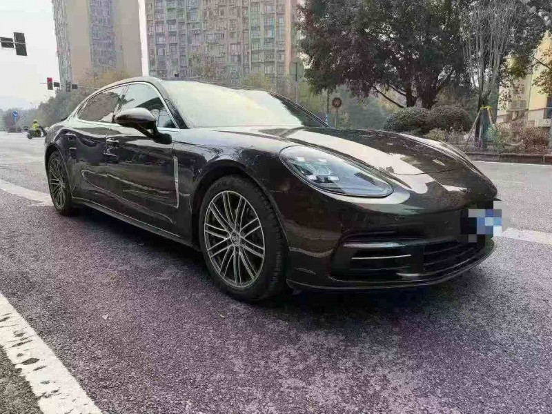 重庆18年保时捷帕拉梅拉3