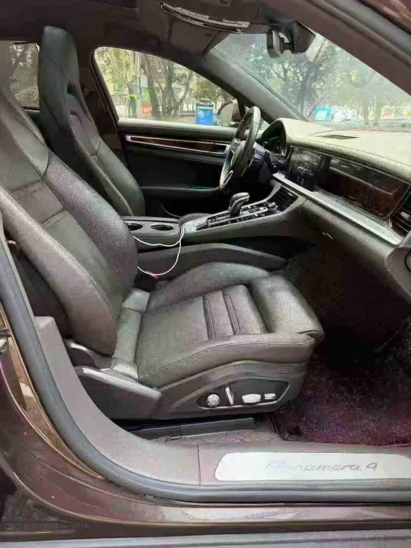 重庆18年保时捷帕拉梅拉5