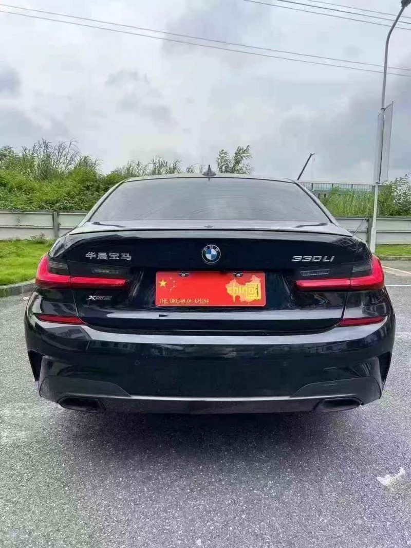 广州22年宝马3系8