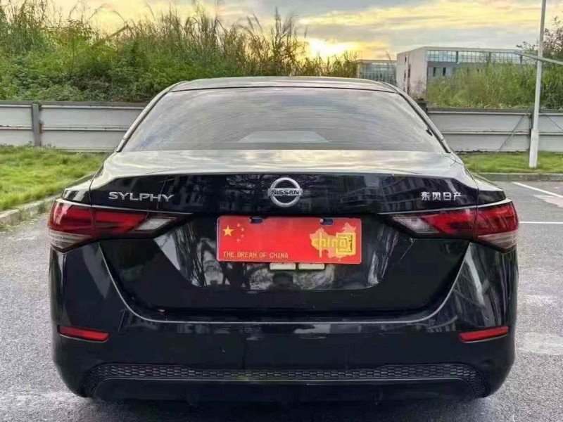 广州20年日产轩逸5