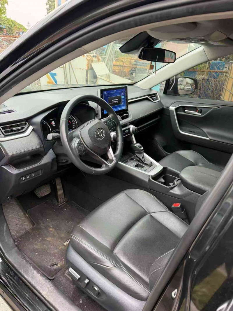 湘潭22年丰田威兰达5