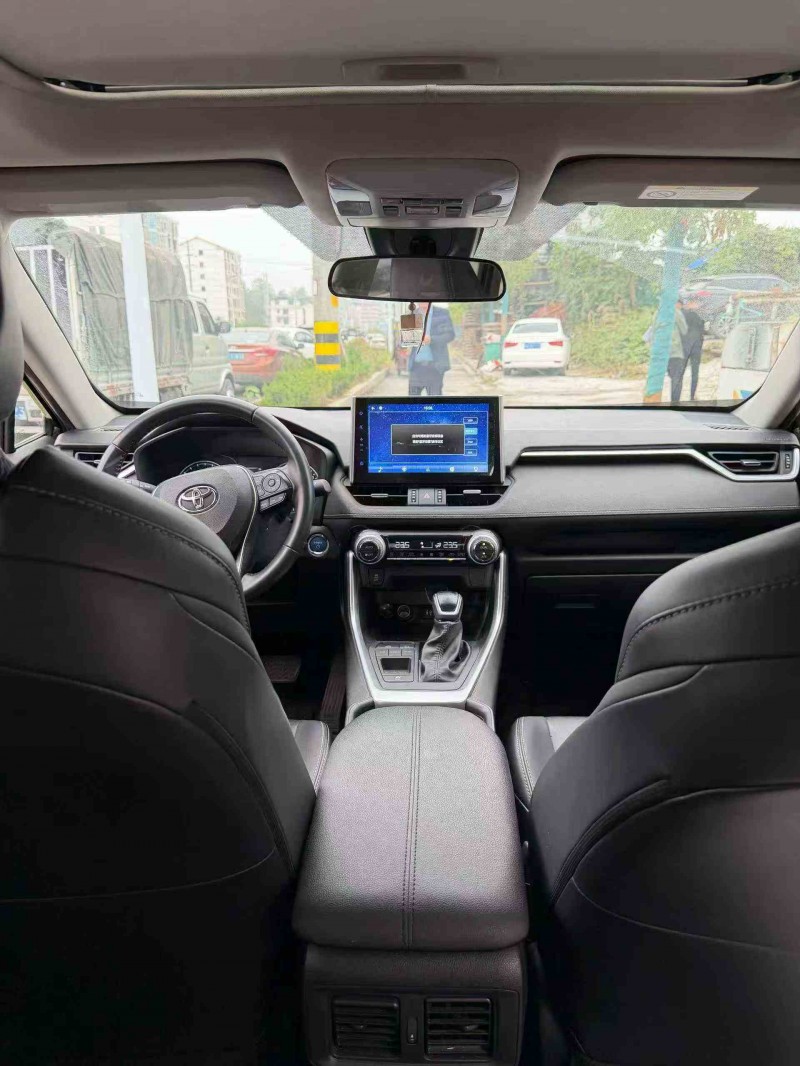 湘潭22年丰田威兰达7