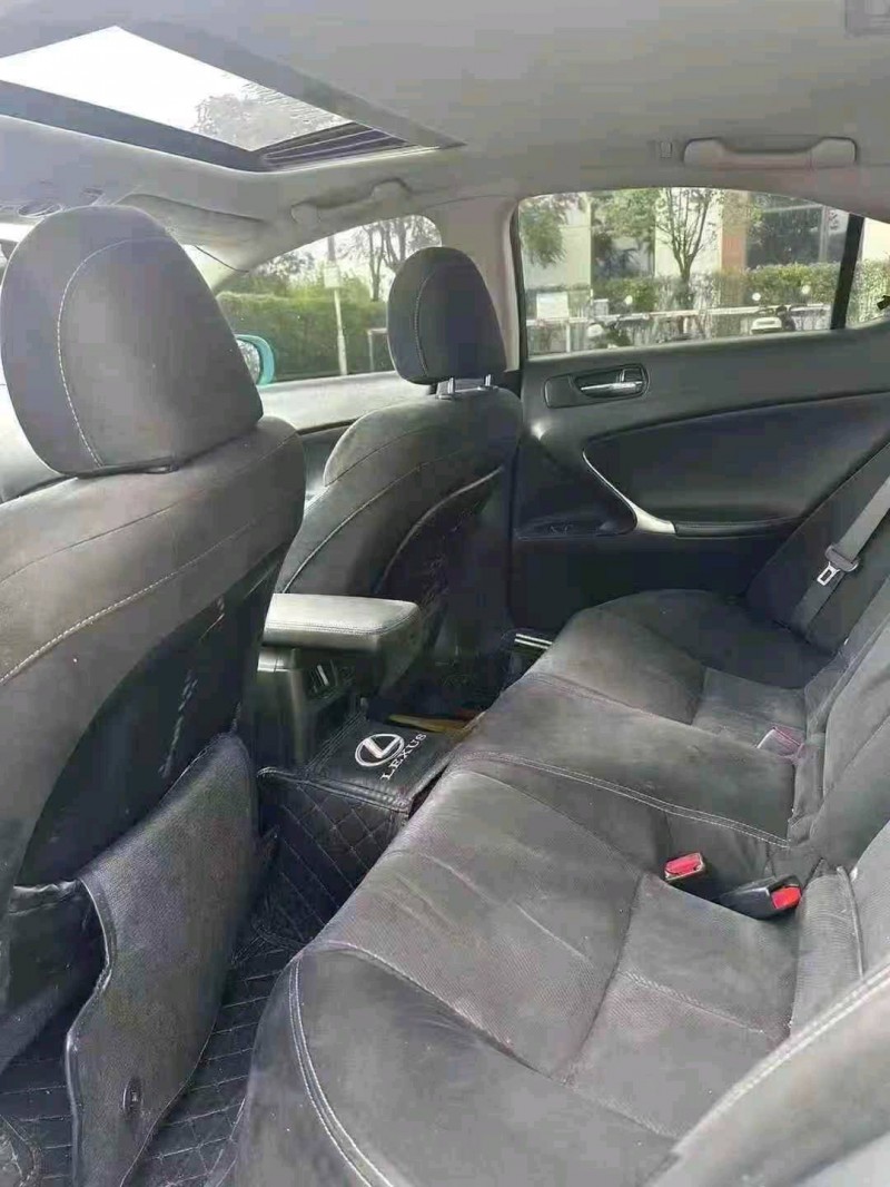 广州09年雷克萨斯IS8