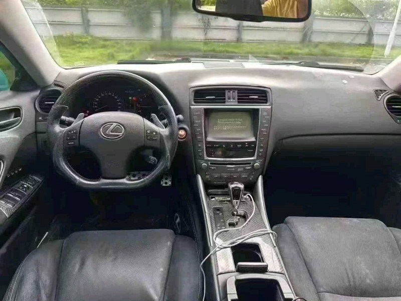 广州09年雷克萨斯IS9