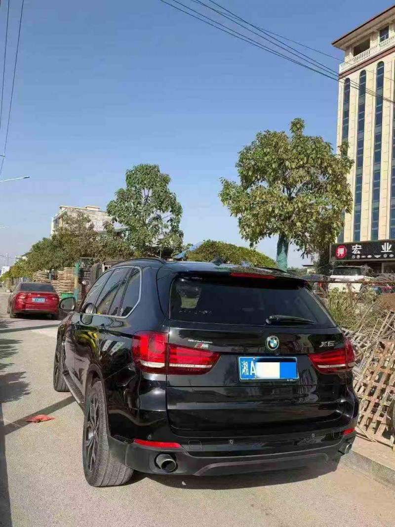 张家界15年宝马X58