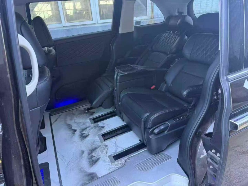 济宁20年本田艾力绅4