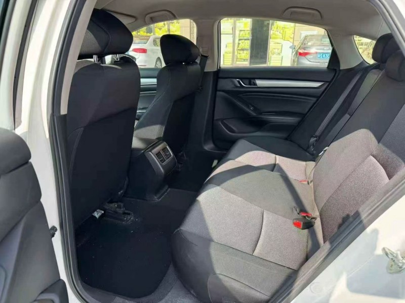 东莞19年本田雅阁4