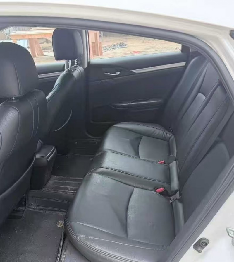 深圳18年本田思域4