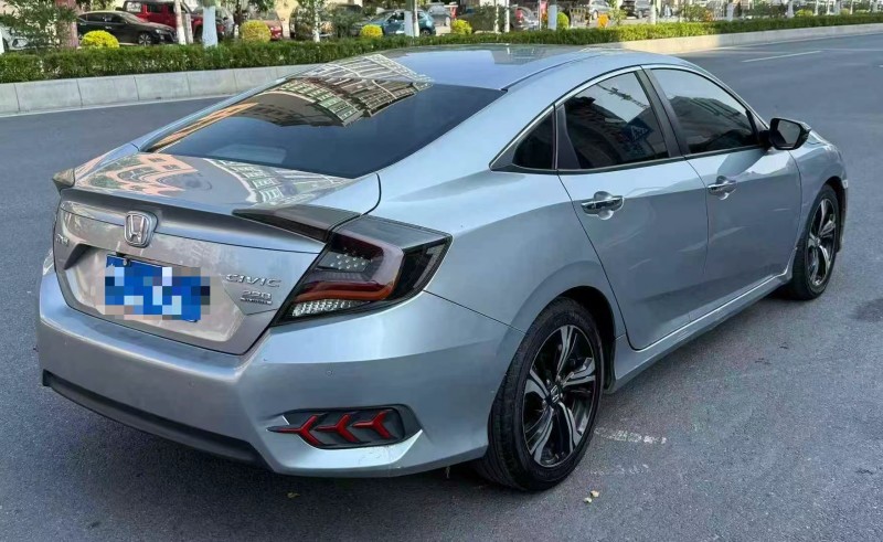 汕头18年本田思域8