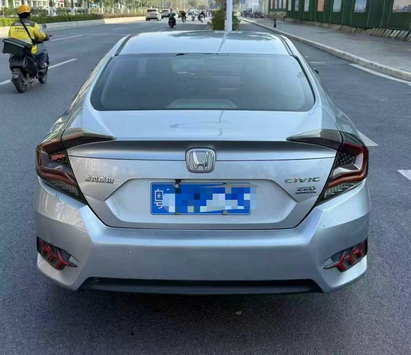 汕头18年本田思域9