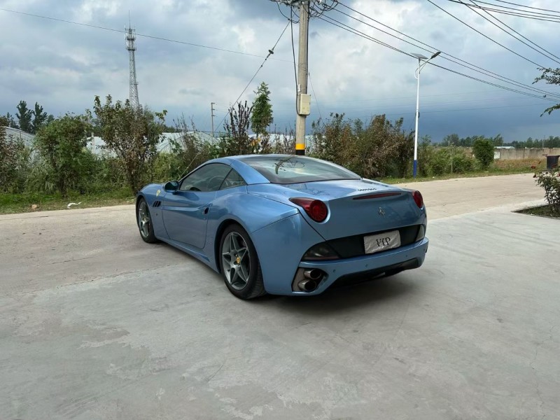 徐州13年法拉利California3