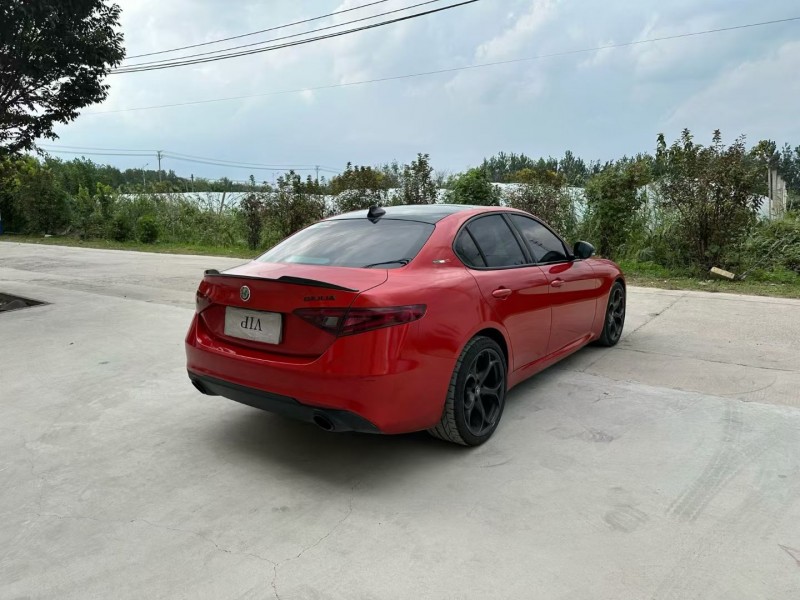 徐州20年阿尔法·罗密欧Giulia4