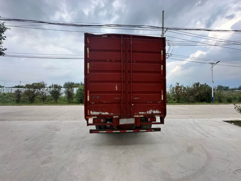 徐州19年卡车系列重汽豪沃9