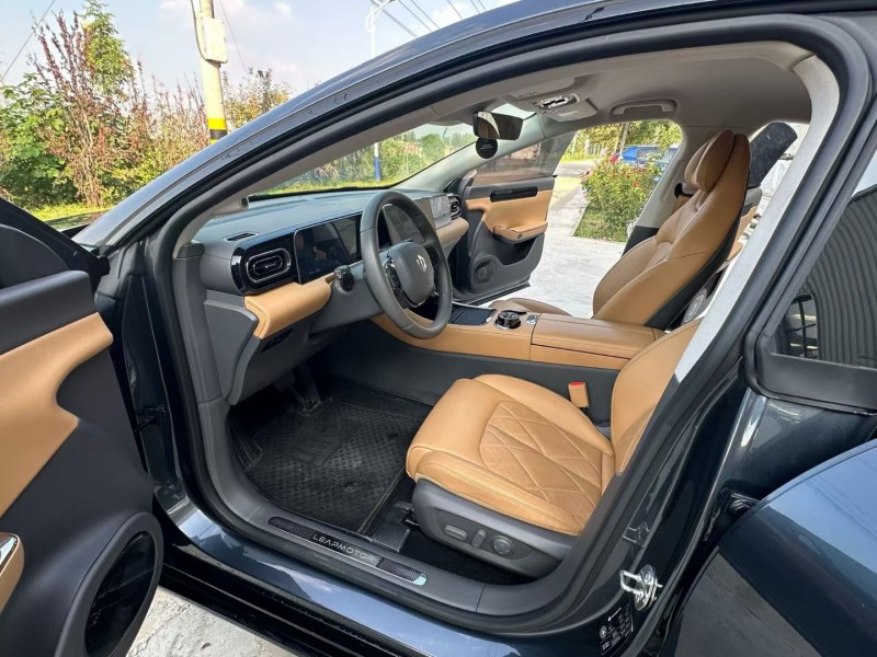 徐州24年零跑汽车C015