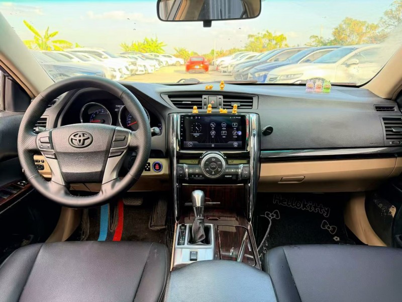 汕头12年丰田锐志4