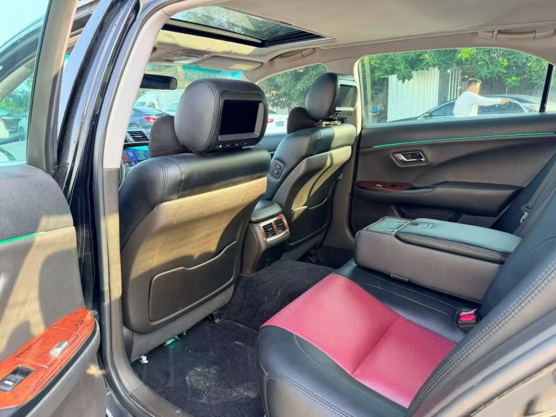 汕头13年丰田皇冠4