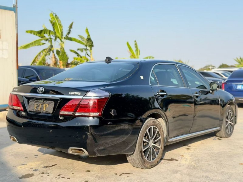 汕头13年丰田皇冠5