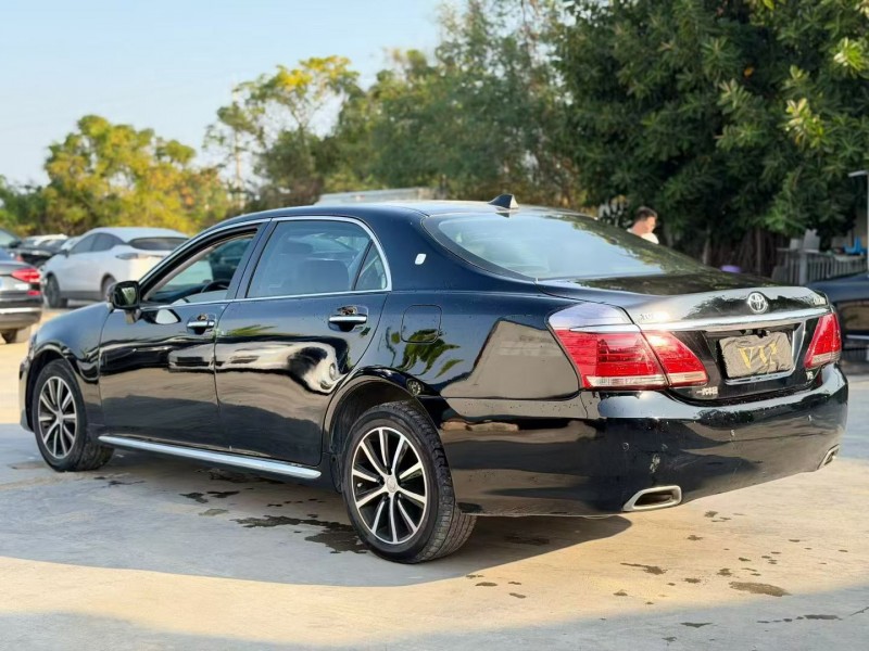 汕头13年丰田皇冠7