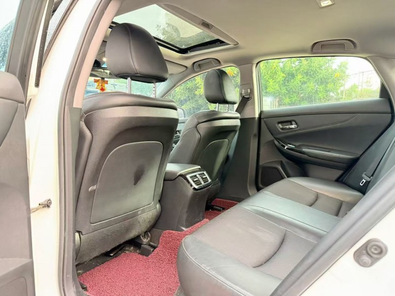 汕头17年本田思铂睿4