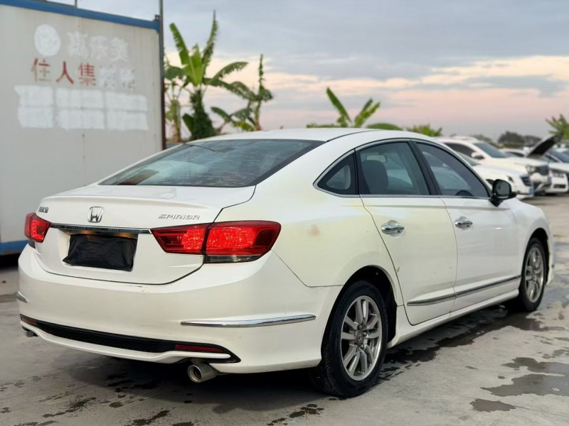 汕头17年本田思铂睿5