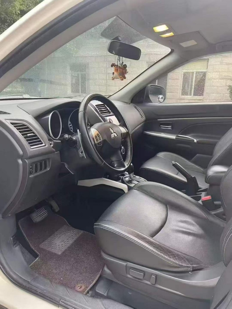 漳州13年三菱劲炫4