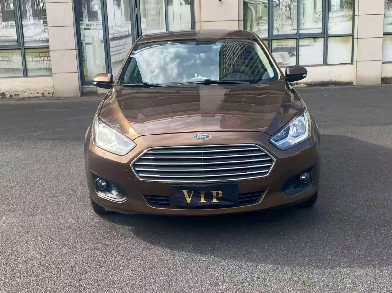 漳州15年福特福睿斯1