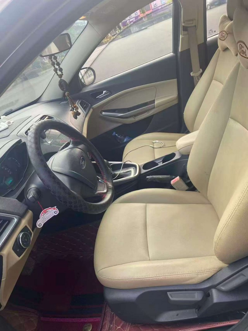 漳州15年福特福睿斯4