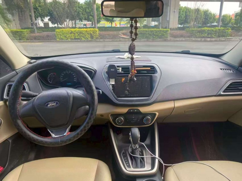 漳州15年福特福睿斯5