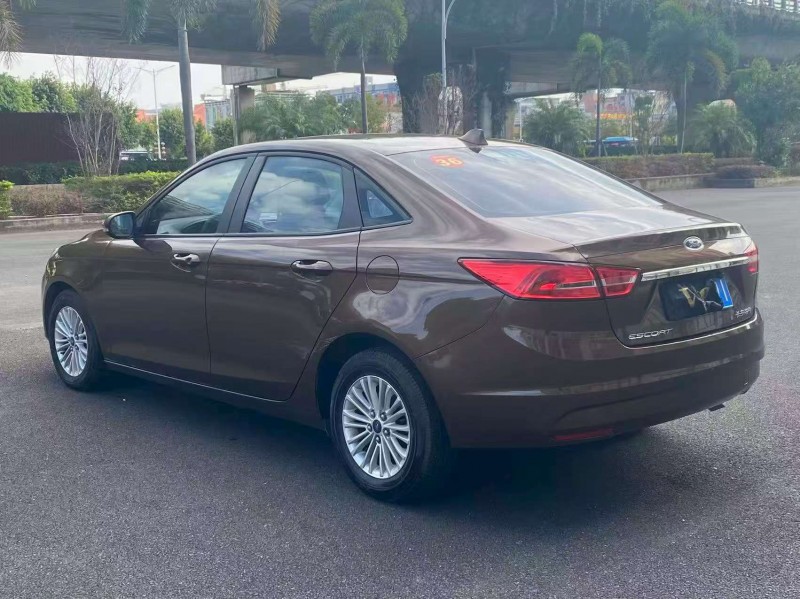 漳州15年福特福睿斯8