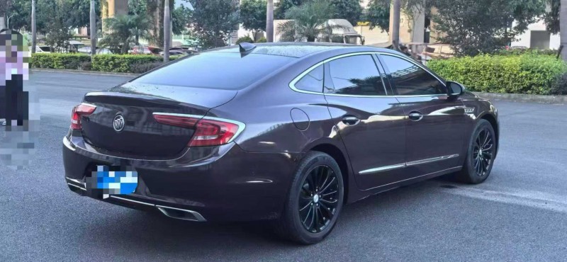 漳州18年别克君越7