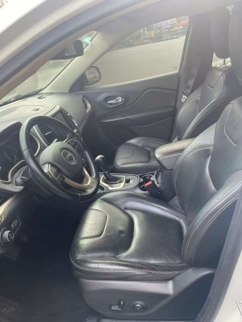 漳州17年Jeep自由光4