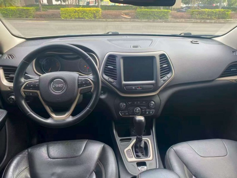 漳州17年Jeep自由光5