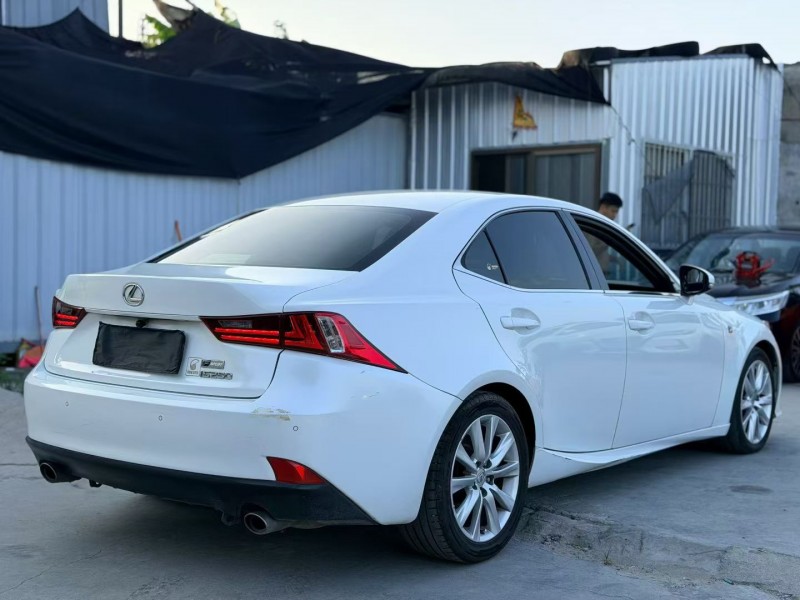 汕头14年雷克萨斯IS4