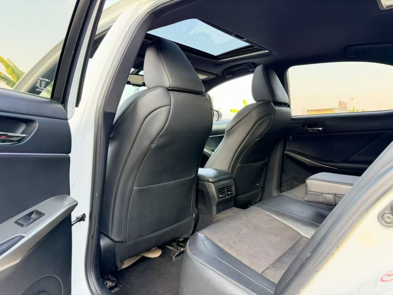 汕头14年雷克萨斯IS7