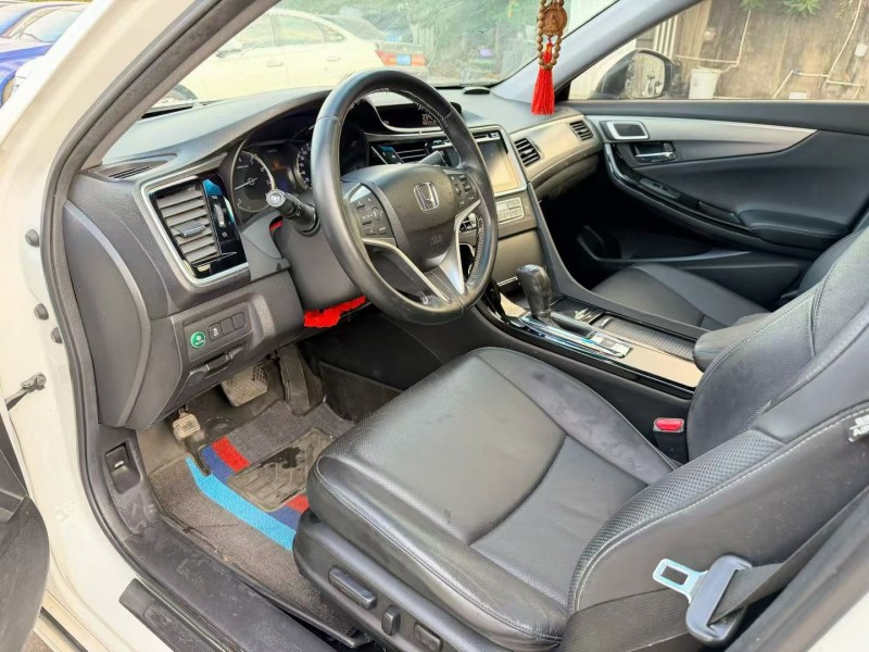 汕头18年本田思铂睿8