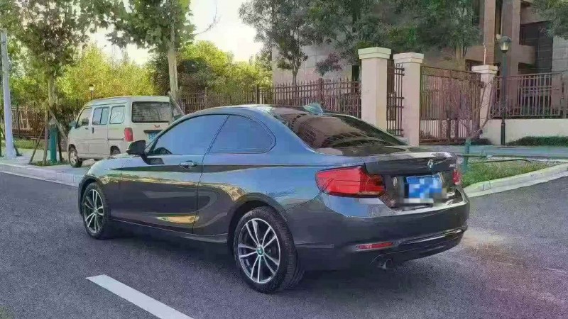 承德19年宝马2系8