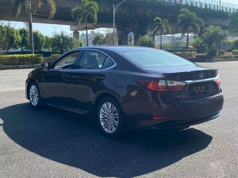 漳州16年雷克萨斯ES8