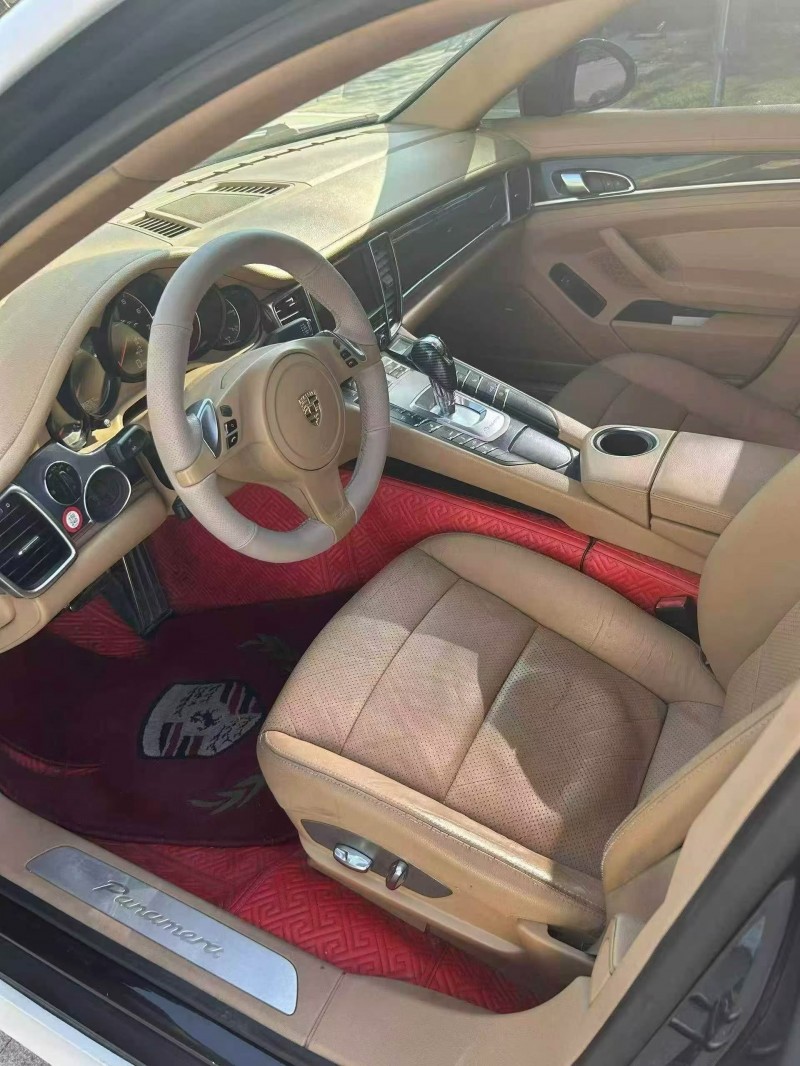 南阳12年保时捷帕拉梅拉3