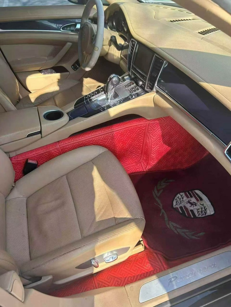 南阳12年保时捷帕拉梅拉4