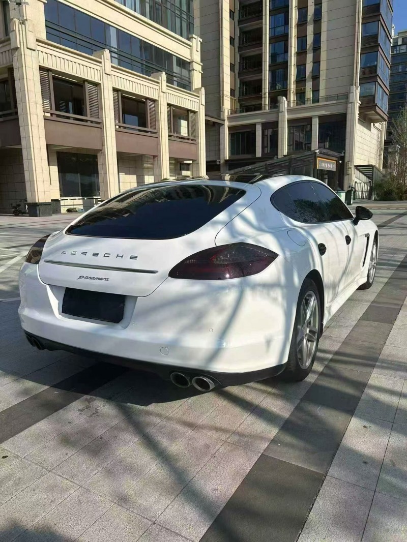 南阳12年保时捷帕拉梅拉6