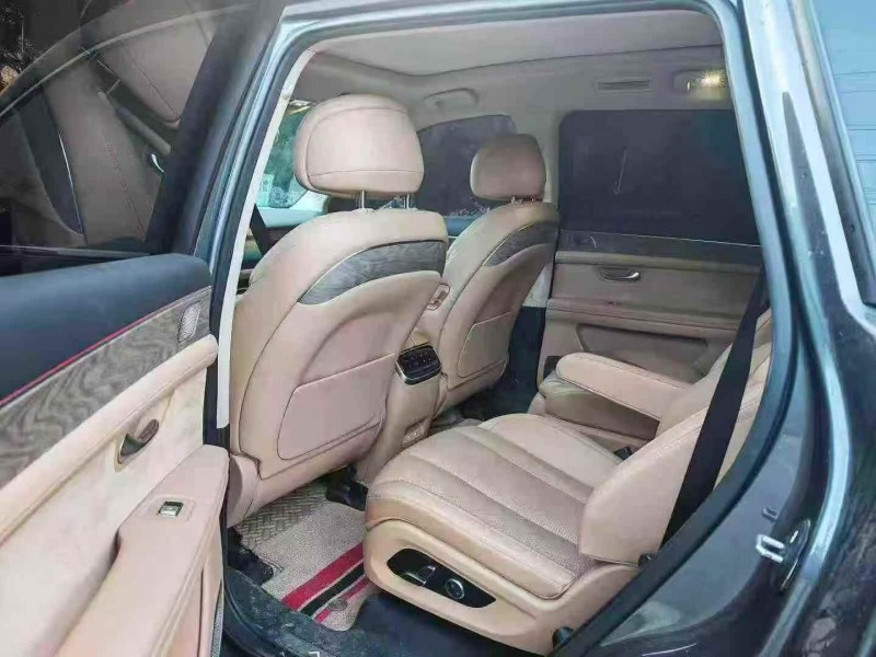 济宁22年华为智选问界5