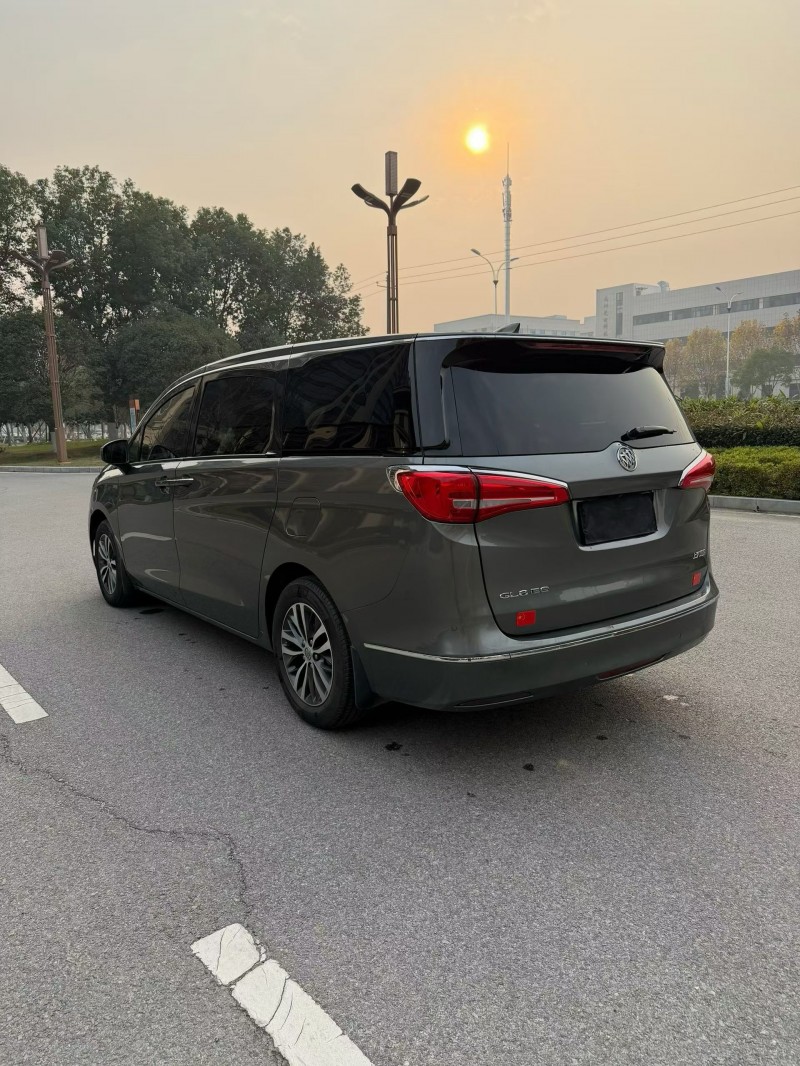 南阳19年别克GL89