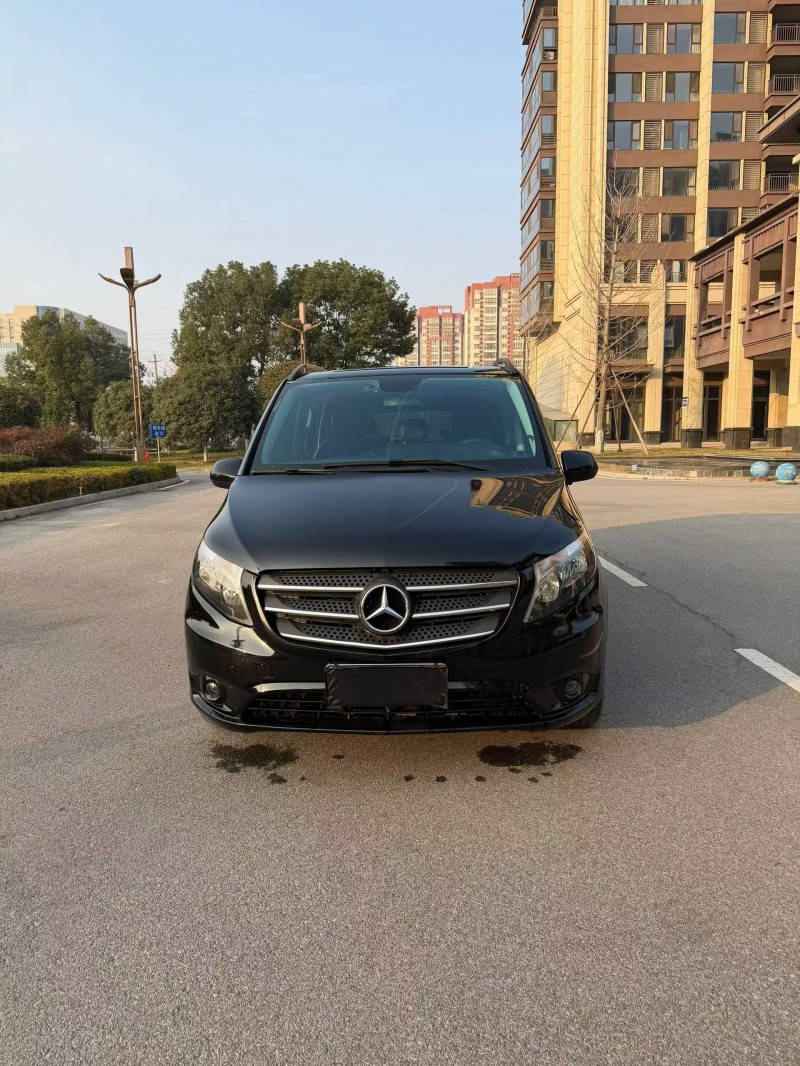 南阳20年奔驰威霆1